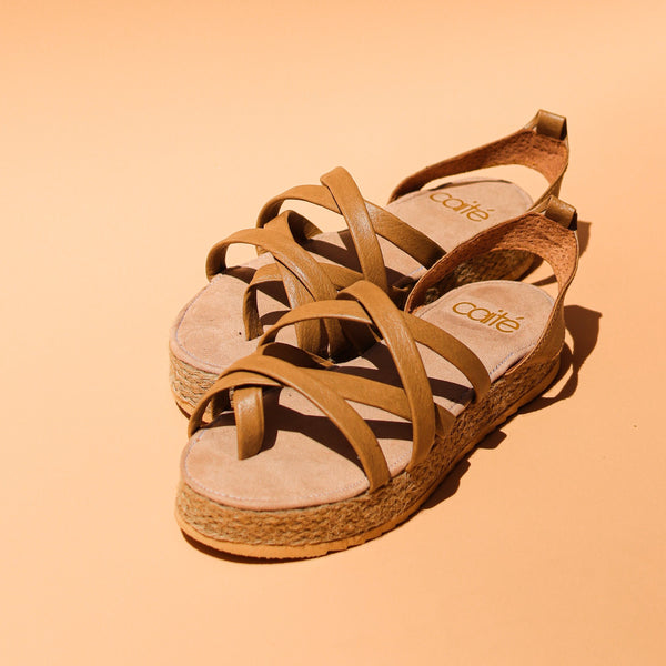 Sandalia incluye 2 correas: 1 Correa alta y 1 Correa corta