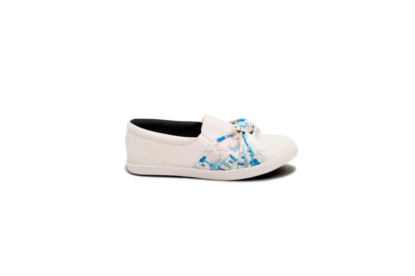 Casitas Blue Slip on